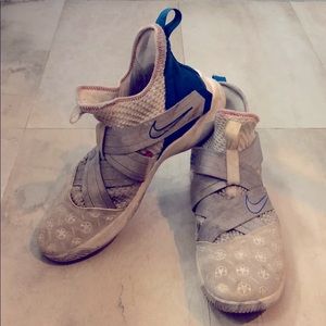 Nike Lebron Soldier Basketball Sneakers